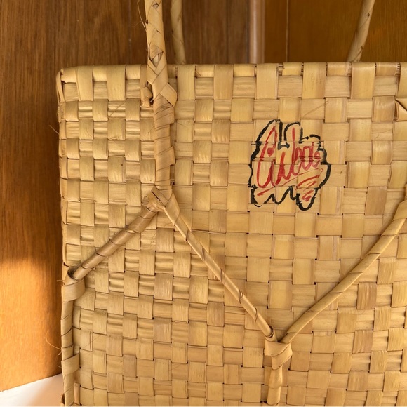 Vintage Cuba Straw Beach Tote - Picture 2 of 13